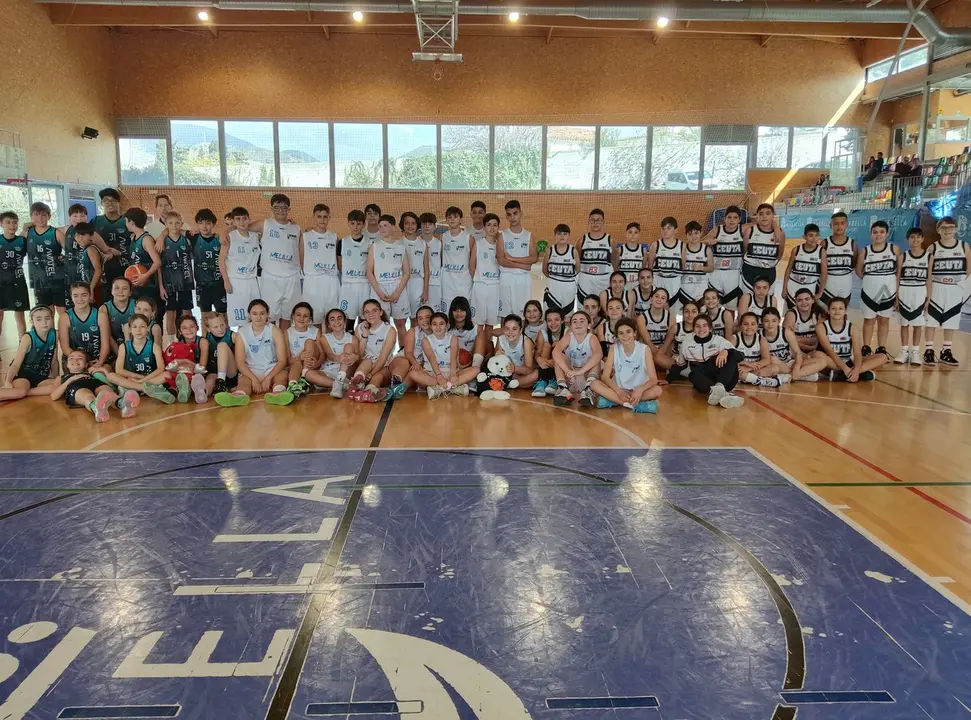 Selecciones femeninas infantil y cadete de baloncesto / Cedida