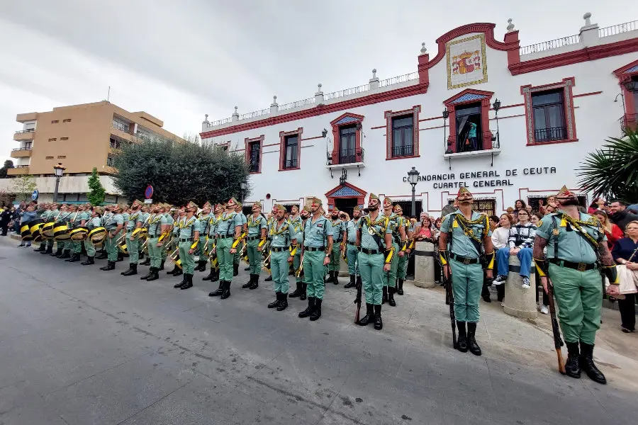  La Legi&oacute;n a la espera de la salida del Encuentro / Archivo 