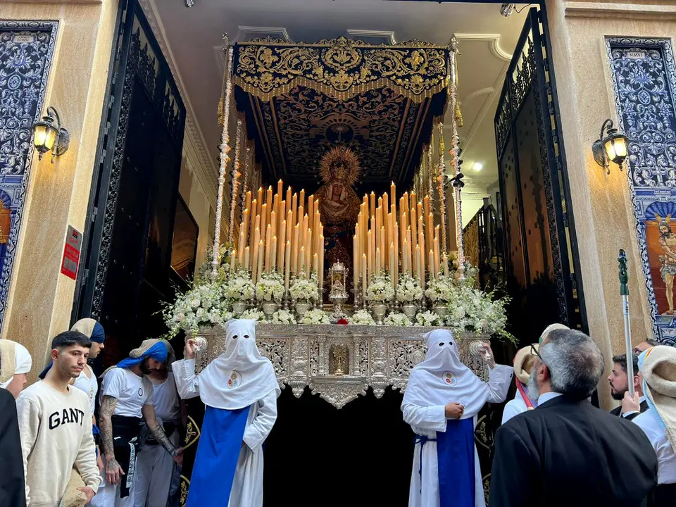  Salida procesional de la Hermandad de Nuestro Padre Jes&uacute;s de la Flagelaci&oacute;n y Mar&iacute;a Sant&iacute;sima de la Caridad en 2023 / Daniel Hern&aacute;ndez(7) 