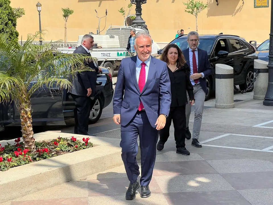 Visita Ministro de Pol&iacute;tica Territorial y Memoria Democr&aacute;tica, &Aacute;ngel V&iacute;ctor Torres