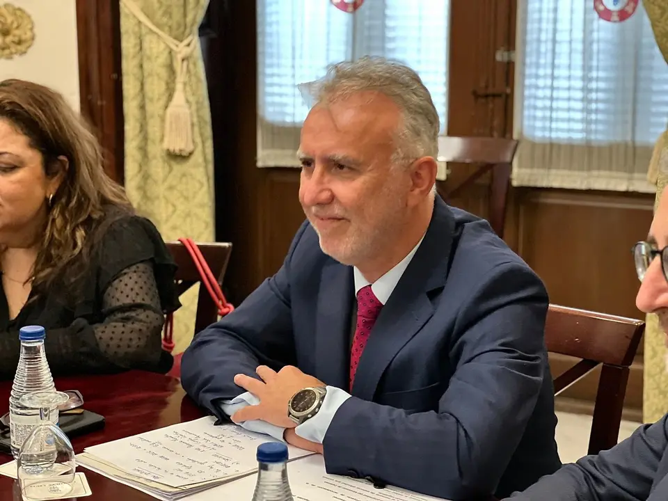 Visita Ministro de Pol&iacute;tica Territorial y Memoria Democr&aacute;tica, &Aacute;ngel V&iacute;ctor Torres