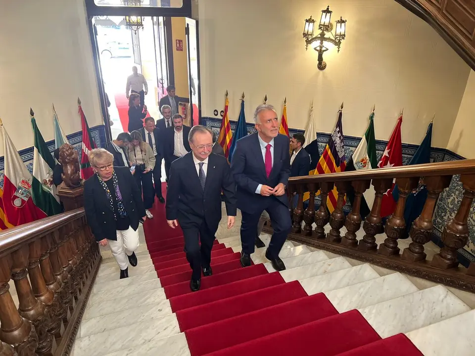 Visita Ministro de Pol&iacute;tica Territorial y Memoria Democr&aacute;tica, &Aacute;ngel V&iacute;ctor Torres