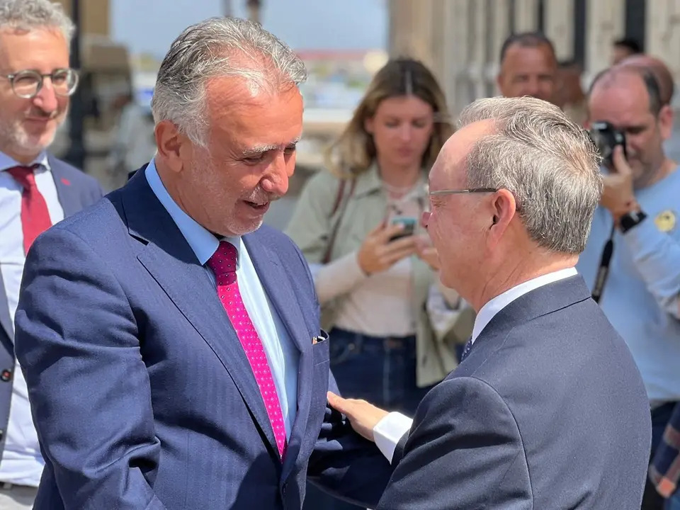Visita Ministro de Pol&iacute;tica Territorial y Memoria Democr&aacute;tica, &Aacute;ngel V&iacute;ctor Torres