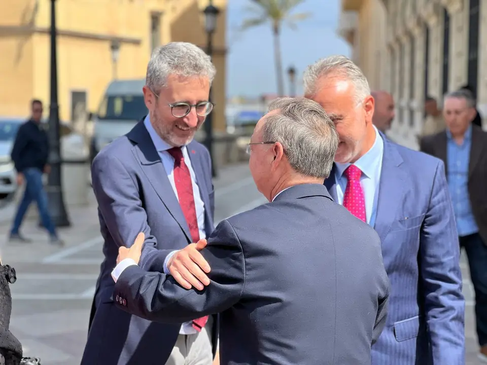 Visita Ministro de Pol&iacute;tica Territorial y Memoria Democr&aacute;tica, &Aacute;ngel V&iacute;ctor Torres
