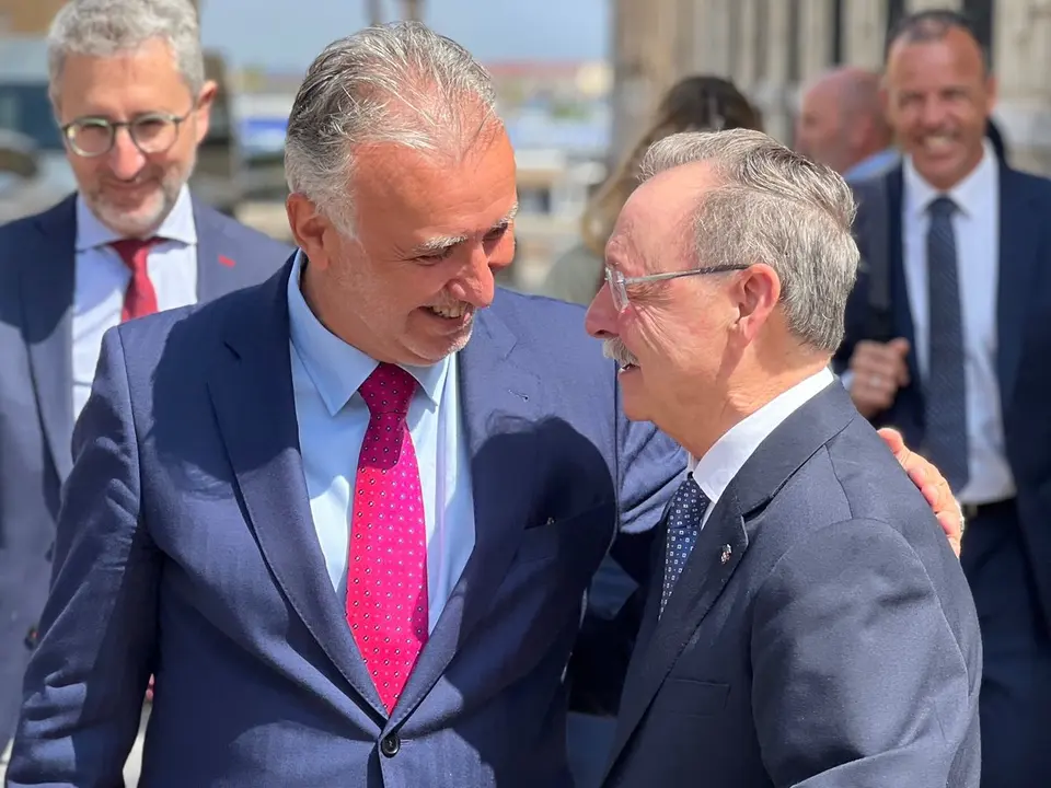 Visita Ministro de Pol&iacute;tica Territorial y Memoria Democr&aacute;tica, &Aacute;ngel V&iacute;ctor Torres