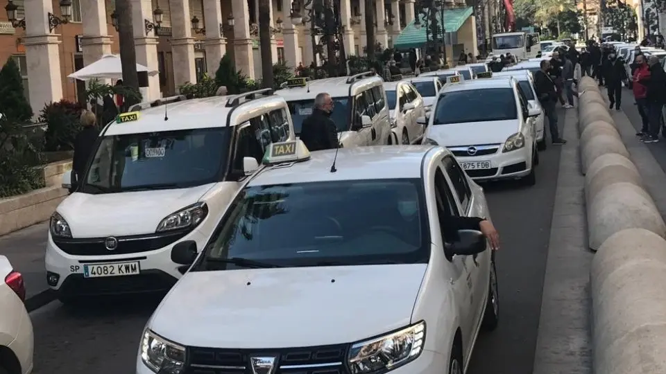  Protesta de taxis en febrero de 2022 en Gran V&iacute;a./archivo 