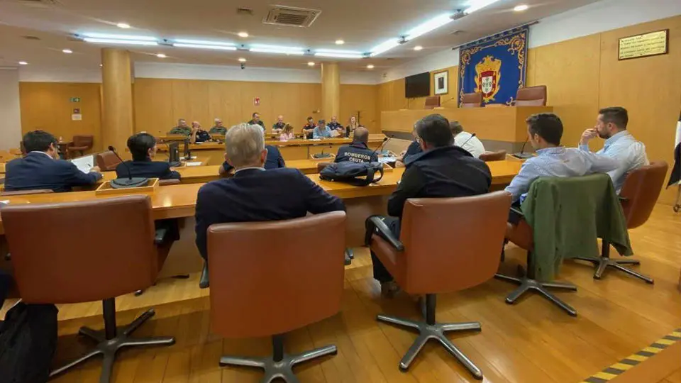 Momento de la reuni&oacute;n celebrada este viernes en el sal&oacute;n de plenos del Palacio de la Asamblea (CEDIDA)