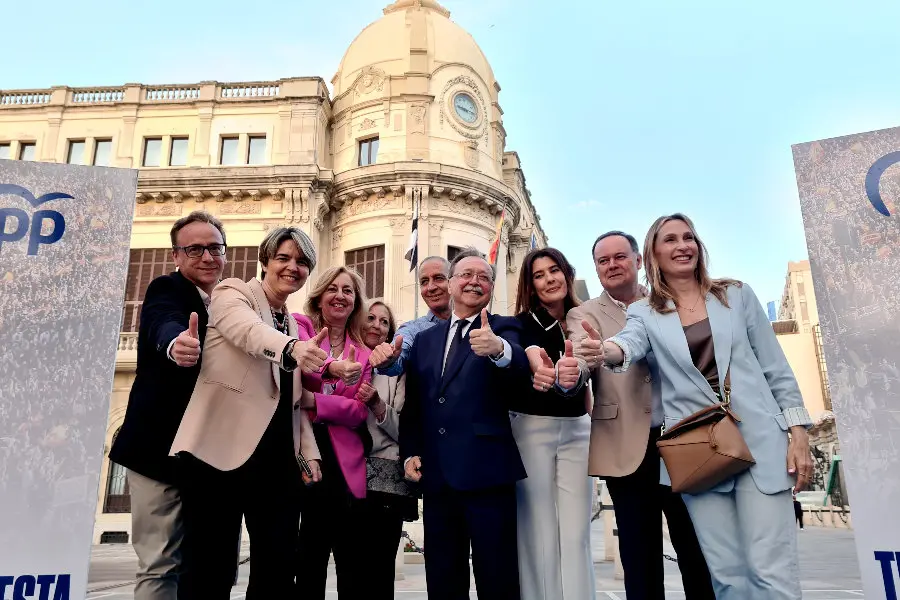  Los Populares han arrancado la campa&ntilde;a con un acto en la plaza de &Aacute;frica _ Rafa B&aacute;ez 