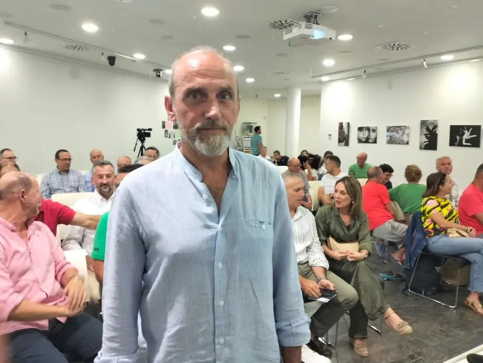 El coronel Alberto Ayora, hoy en la biblioteca &laquo;Adolfo Su&aacute;rez&raquo;  (C.A.)