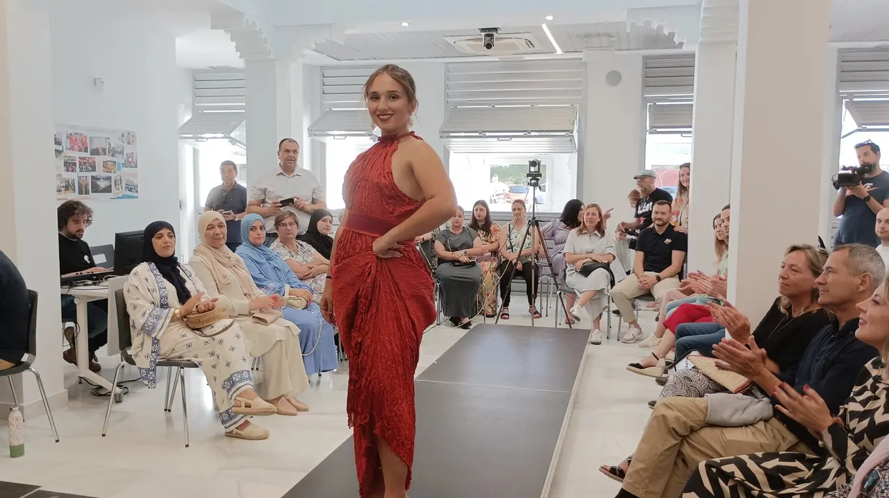 Desfile de grado de Confecci&oacute;n y Moda del IES Clara Campoamor (S.I.)