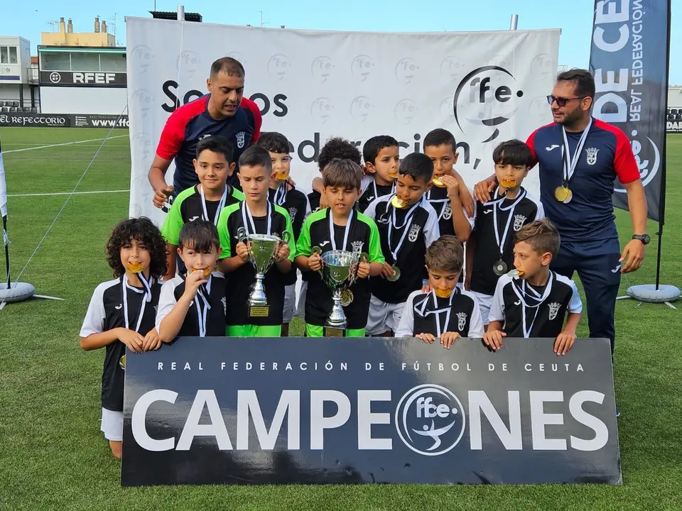 Ceremonia de clausura de las categor&iacute;as benjam&iacute;n y alev&iacute;n