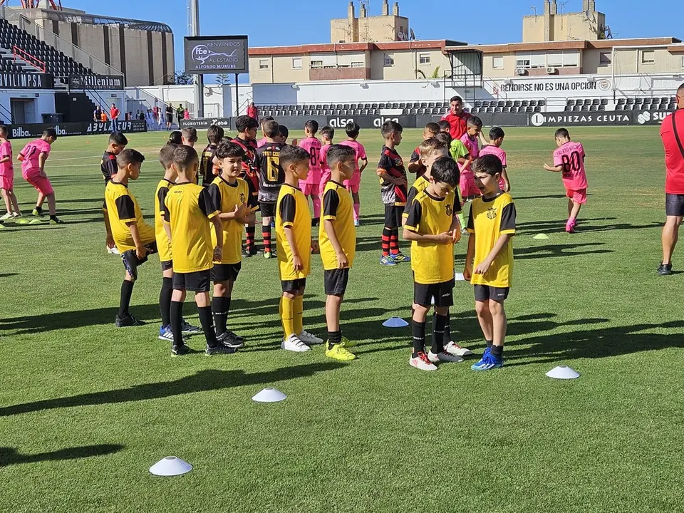 Ceremonia de clausura de las categor&iacute;as benjam&iacute;n y alev&iacute;n