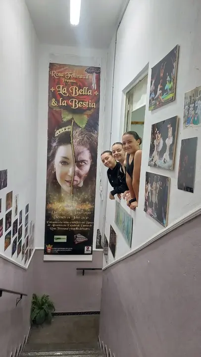 Escuela de Danza Rosa Founaud