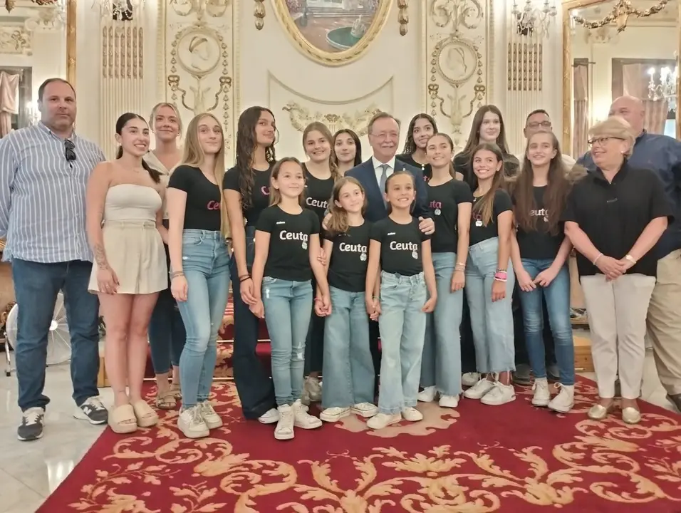 Recepci&oacute;n a las gimnastas ceut&iacute;es