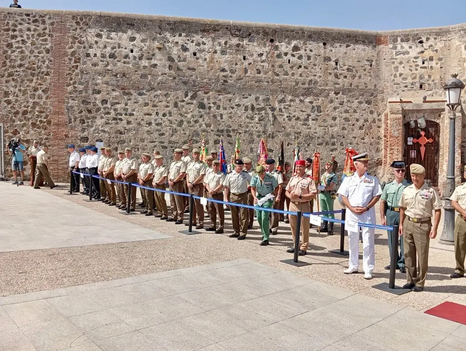 Izado de bandera por Santiago Ap&oacute;stol