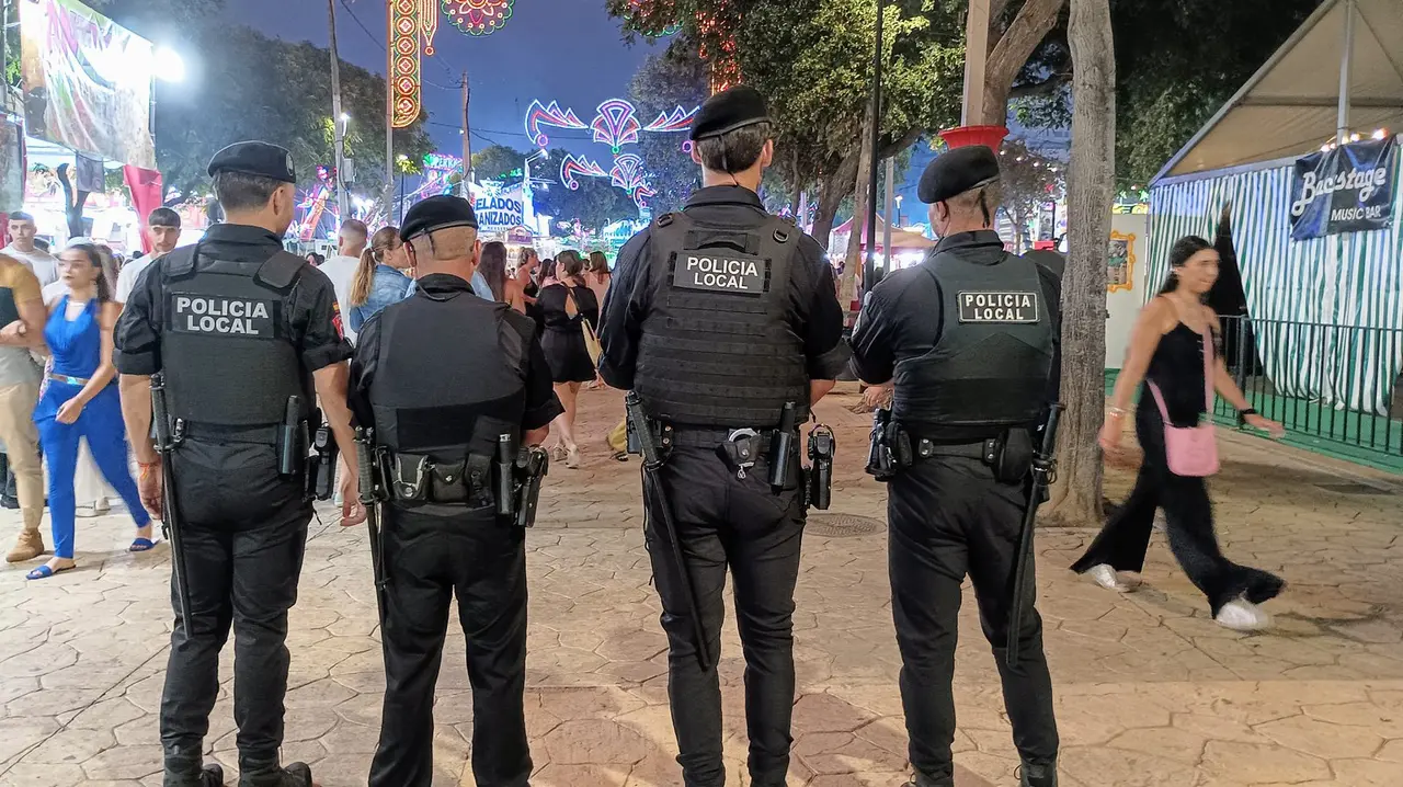 Polic&iacute;a local Feria