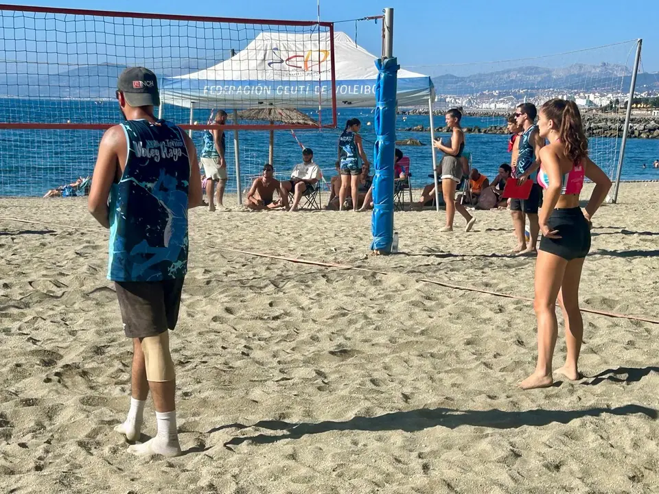 Octava edici&oacute;n del campeonato de verano de v&oacute;ley playa / M.Zapico