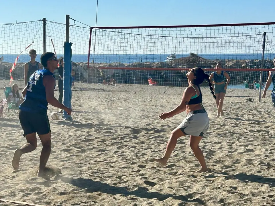 Octava edici&oacute;n del campeonato de verano de v&oacute;ley playa / M.Zapico