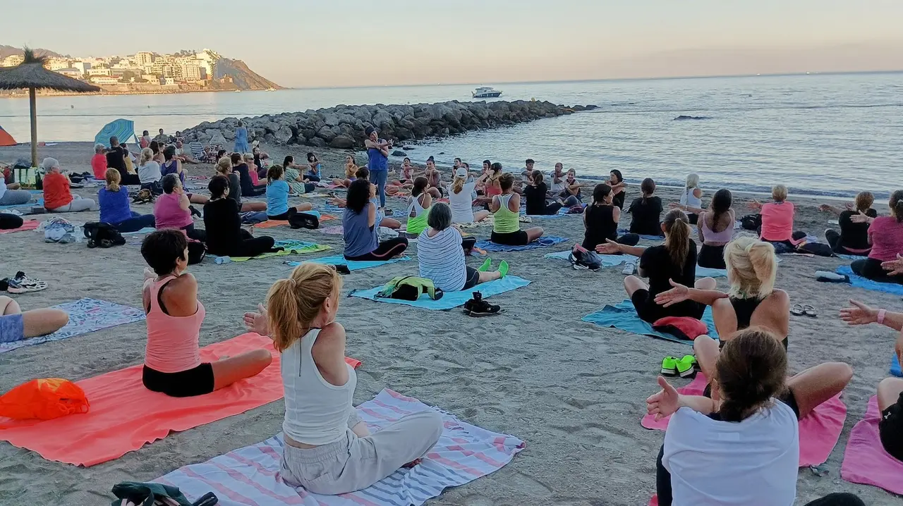 Yoga para recargar con la energ&iacute;a de la super luna azul
