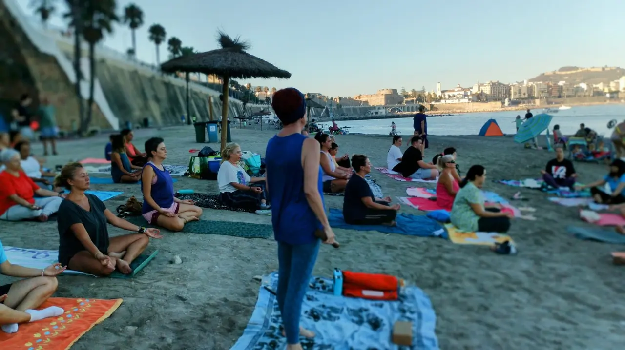 Yoga para recargar con la energ&iacute;a de la super luna azul