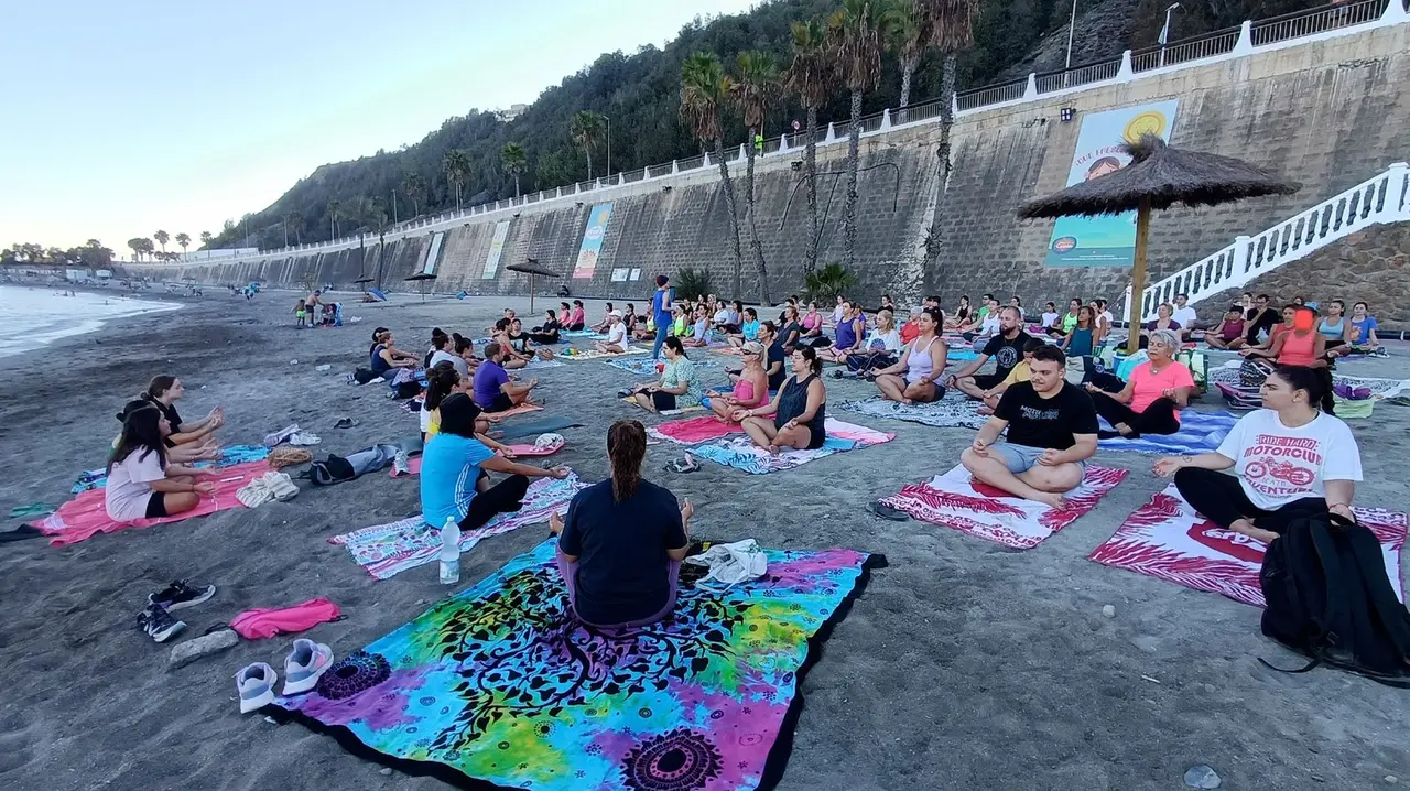 Yoga para recargar con la energ&iacute;a de la super luna azul