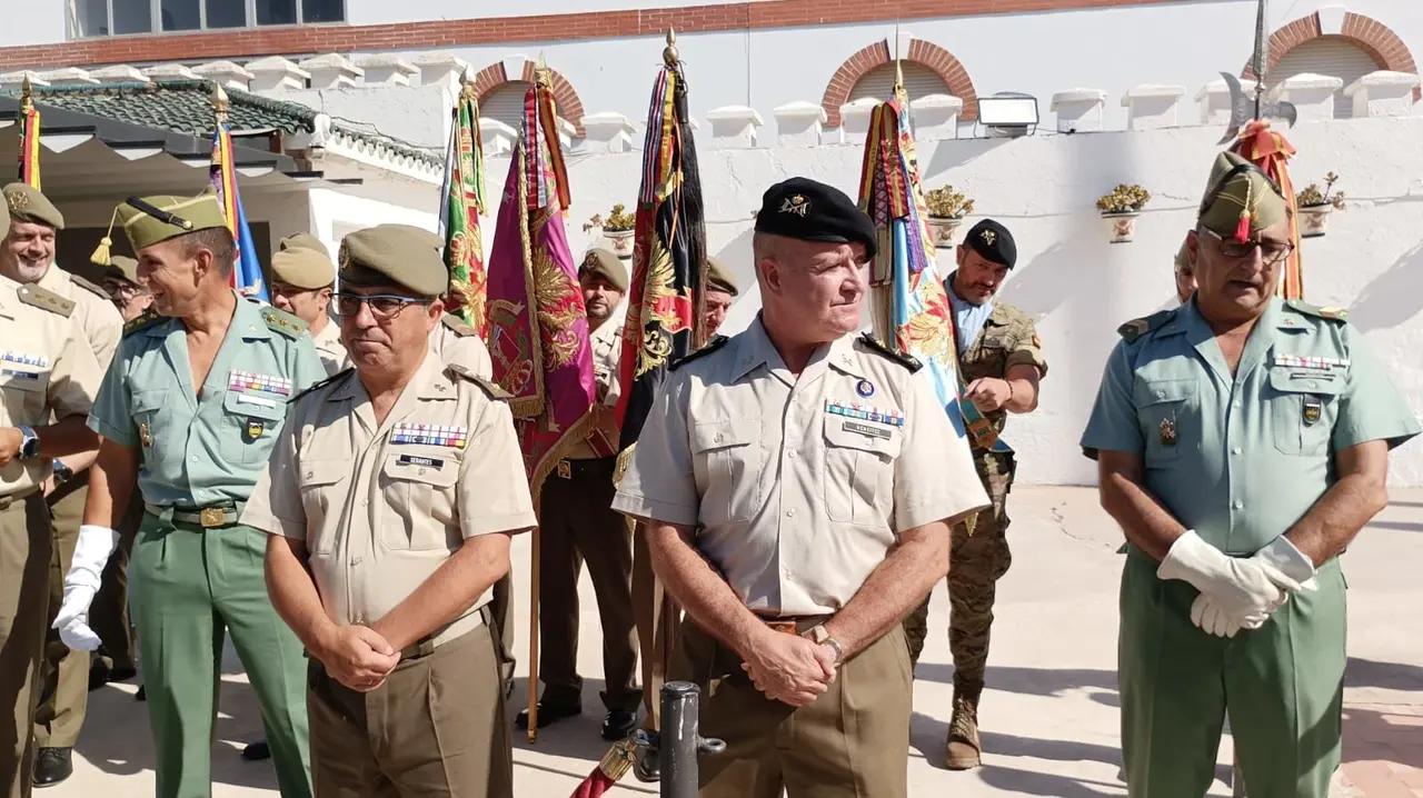 Acto de despedida del general Rocha, en el acuartelamiento Gonz&aacute;les Tablas