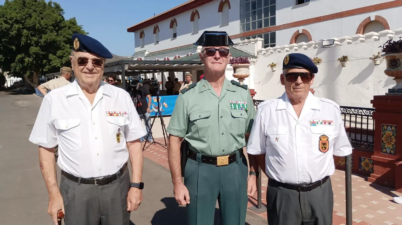 Acto de despedida del general Rocha, en el acuartelamiento Gonz&aacute;les Tablas