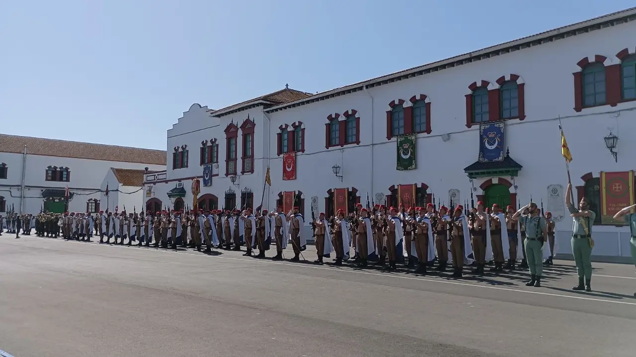 Acto de despedida del general Rocha, en el acuartelamiento Gonz&aacute;les Tablas