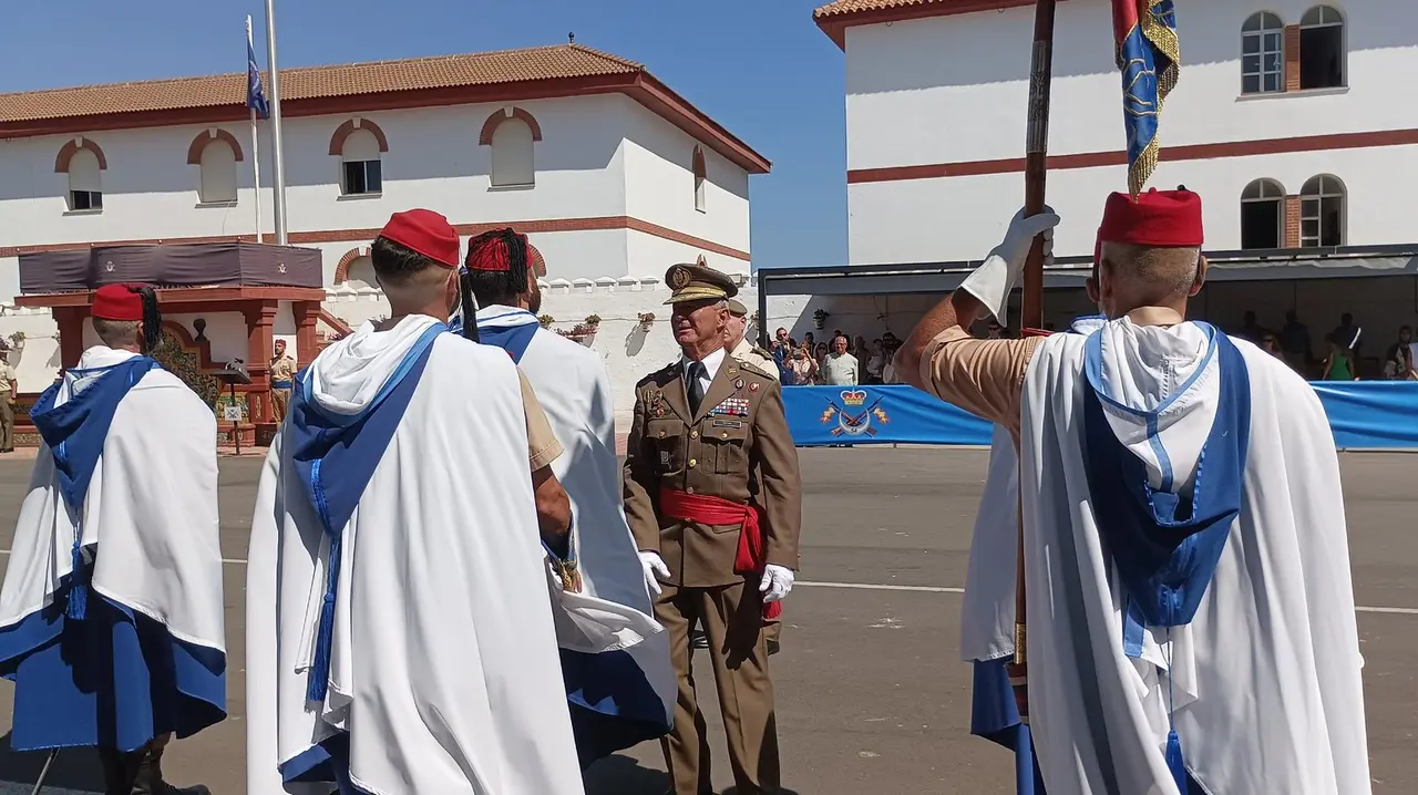 Acto de despedida del general Rocha, en el acuartelamiento Gonz&aacute;les Tablas