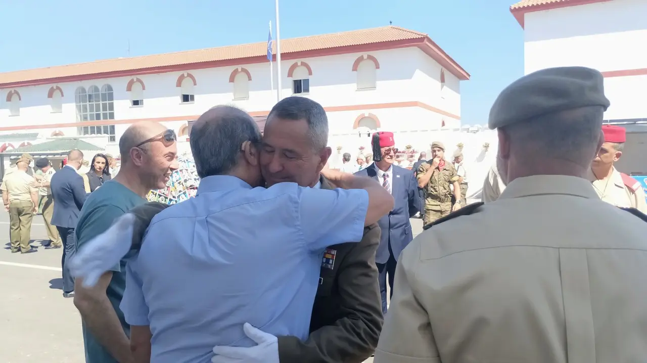 Acto de despedida del general Rocha, en el acuartelamiento Gonz&aacute;les Tablas