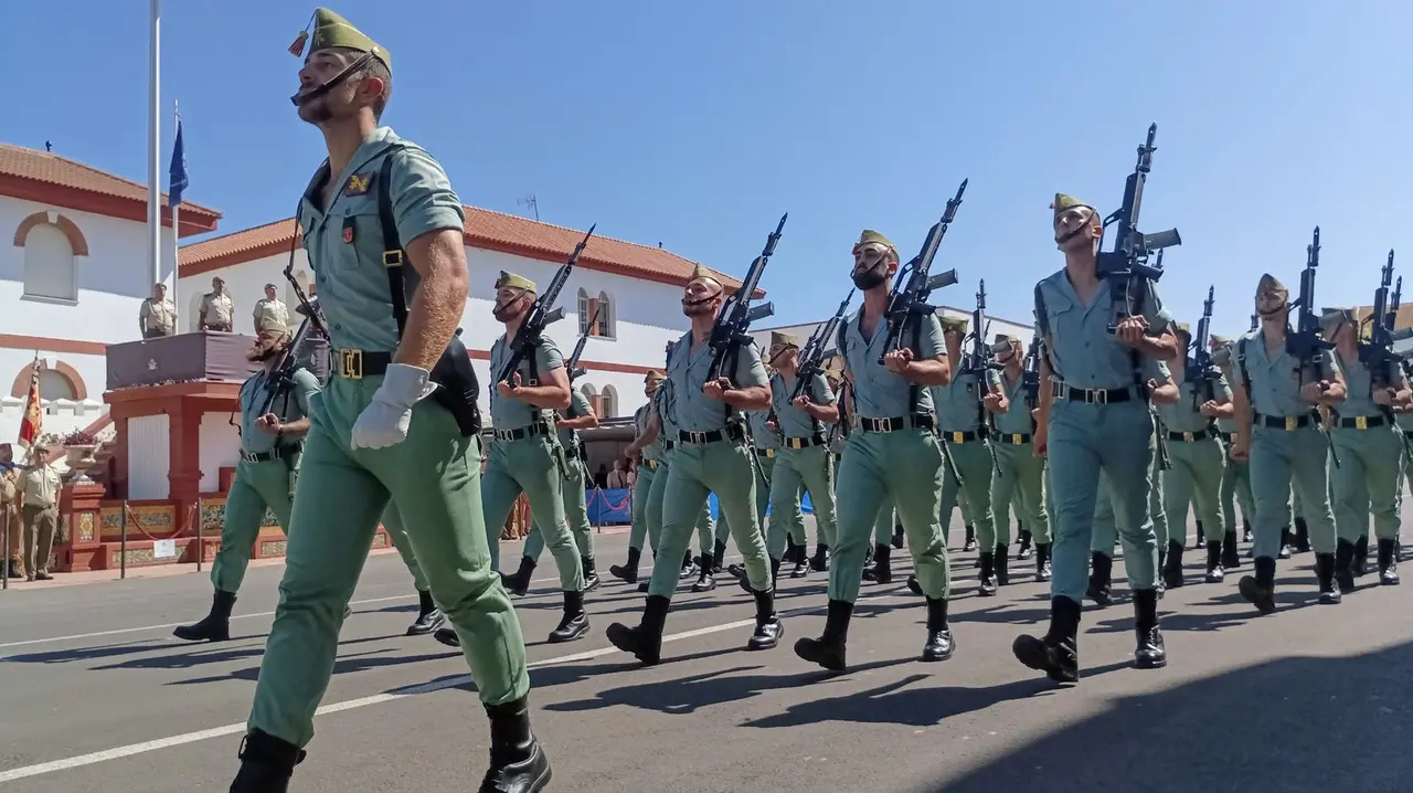 Acto de despedida del general Rocha, en el acuartelamiento Gonz&aacute;les Tablas (La Legi&oacute;n)