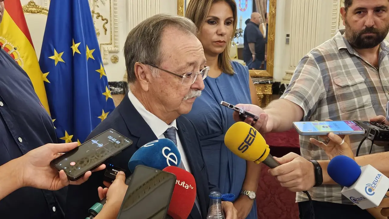 Juan Vivas atendiendo a los medios / Cedida