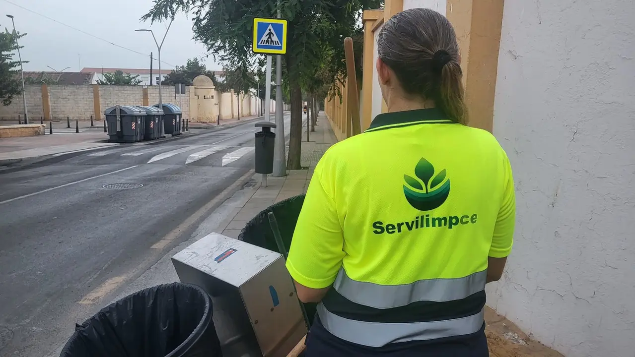 Trabajadora de Servilimpce (S.I.)