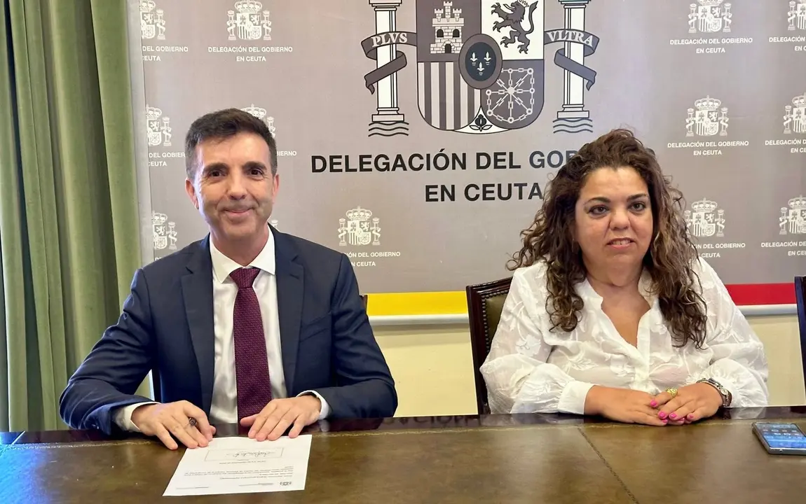 Jes&uacute;s Bautista Fern&aacute;ndez, director del CETI junto a la delegada del Gobierno, Cristina P&eacute;rez / Cedida