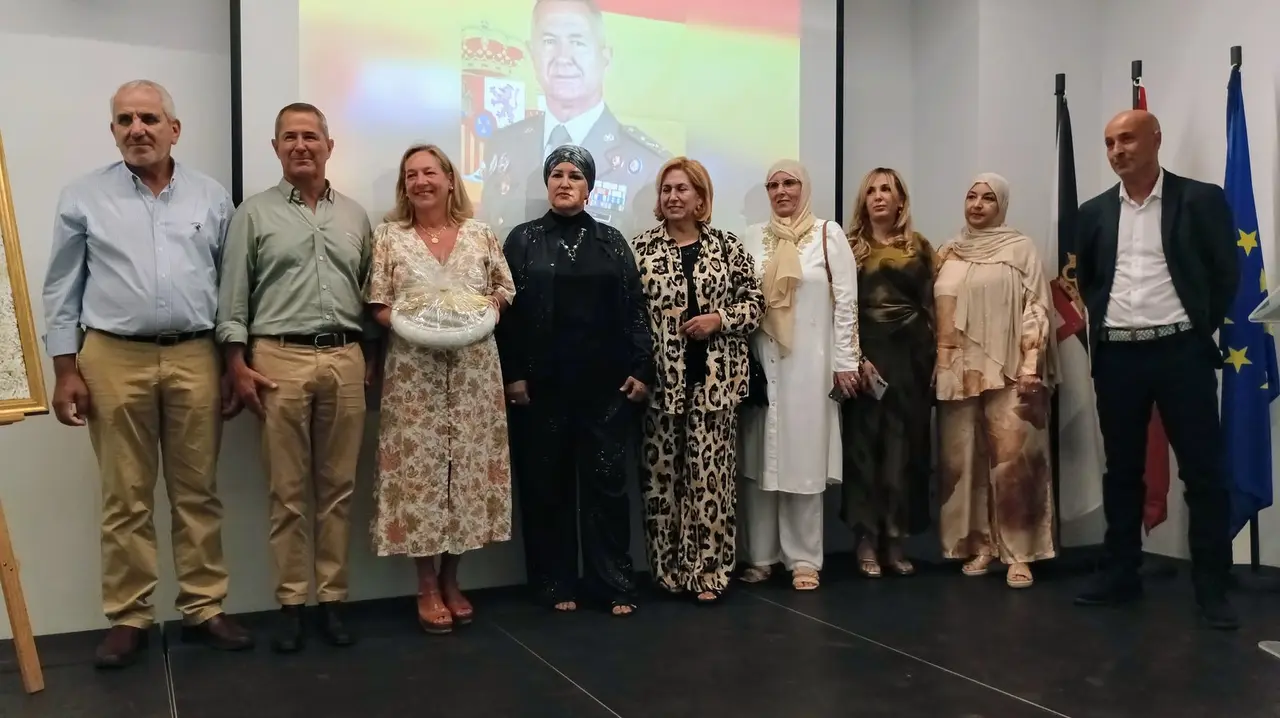 Homenaje a Rocha y Castilla de  la Hermandad de Guardias Civiles, Descendientes y Amigos de los Regulares 'El &Aacute;ngulo' y  'Al Idrissi'