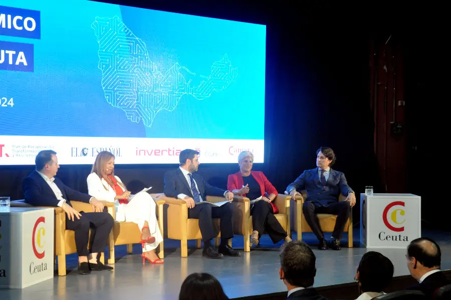  La mesa de inversi&oacute;n y financiaci&oacute;n ha abordado las posibilidades de Ceuta y sus sectores clave / Pablo Mat&eacute;s 