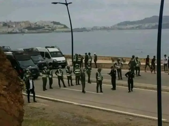 Despliegue de la Gendarmer&iacute;a y el Ejercito marroqu&iacute;es en Castillejos