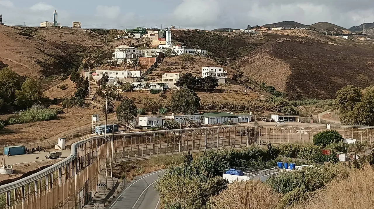 Per&iacute;metro fronterizo (S.I) y finca berrocal
