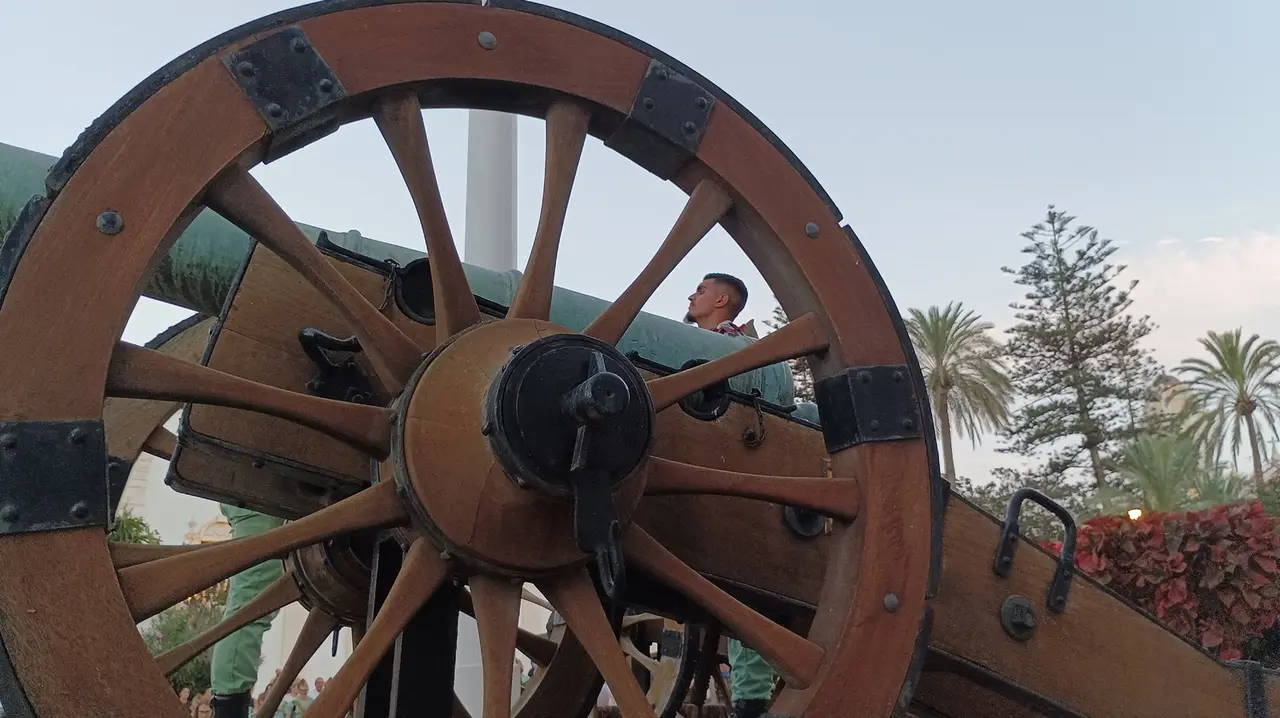 Emotivo arriado de Bandera en el 104 aniversario de La Legi&oacute;n en Ceuta