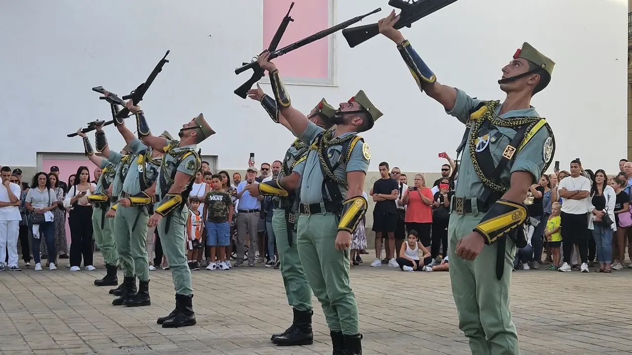 Exhibici&oacute;n de la Banda de Guerra y la Escuadra de Gastadores (S.I.)