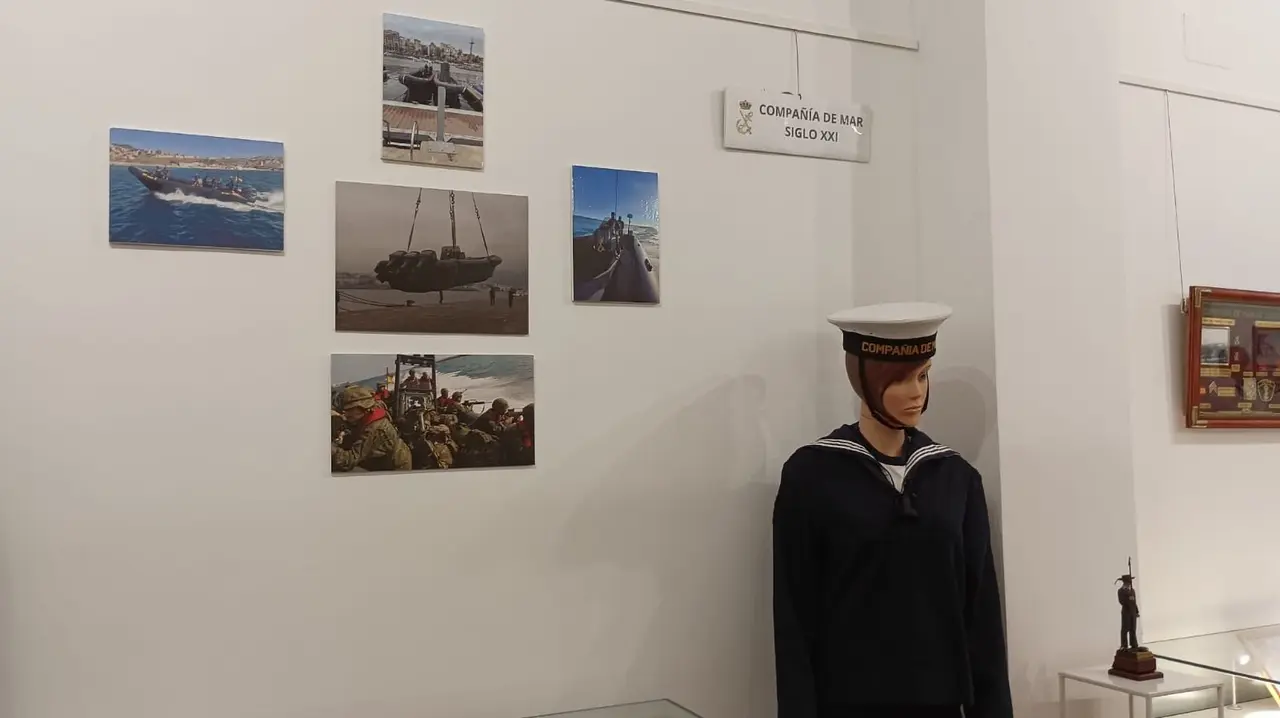 Exposici&oacute;n XCVIII Aniversario de la Concesi&oacute;n de la Medalla Naval / S.I