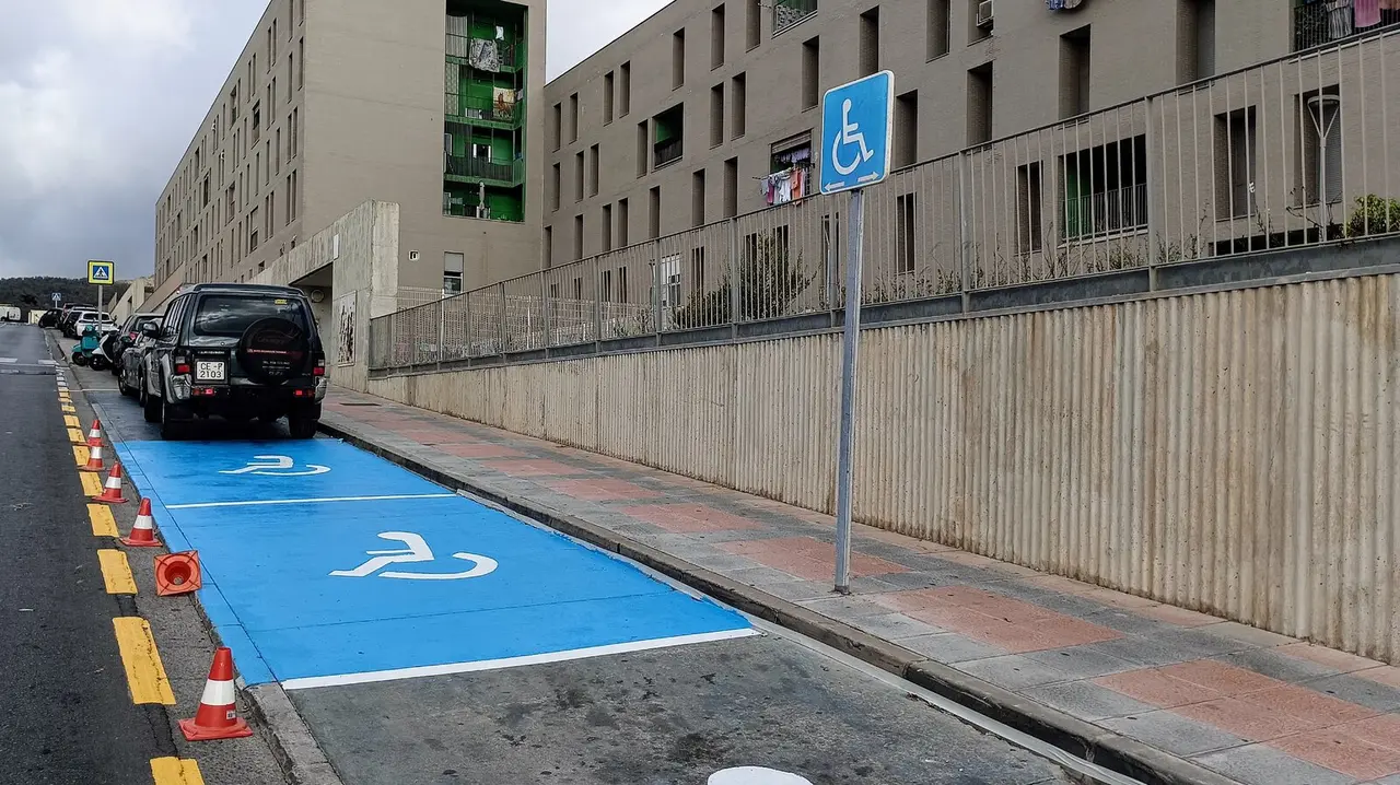 Aparcamientos adaptados HUCE