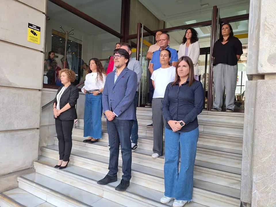 Minuto de silencio en Delegaci&oacute;n de Gobierno / Cedida