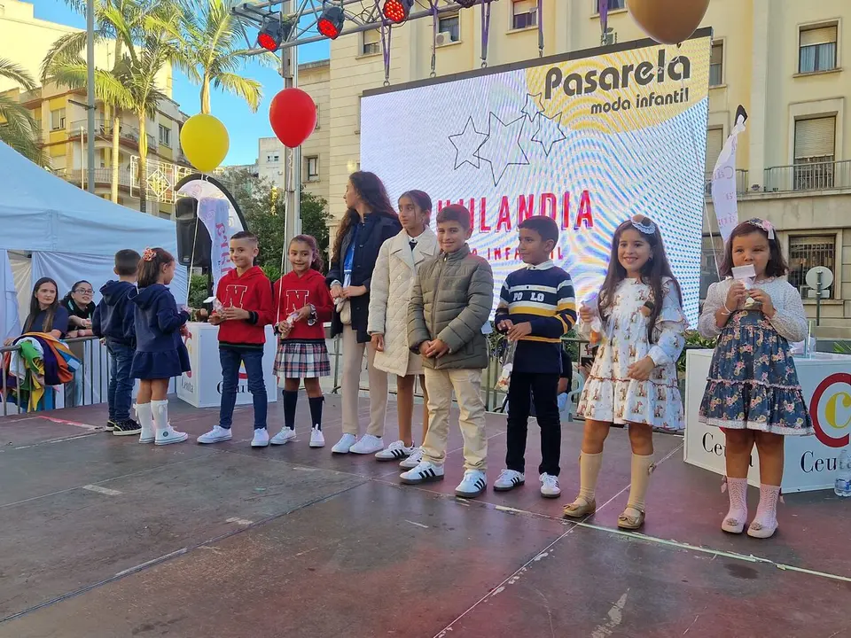 Pujilandia Semana del Comercio. Desfile