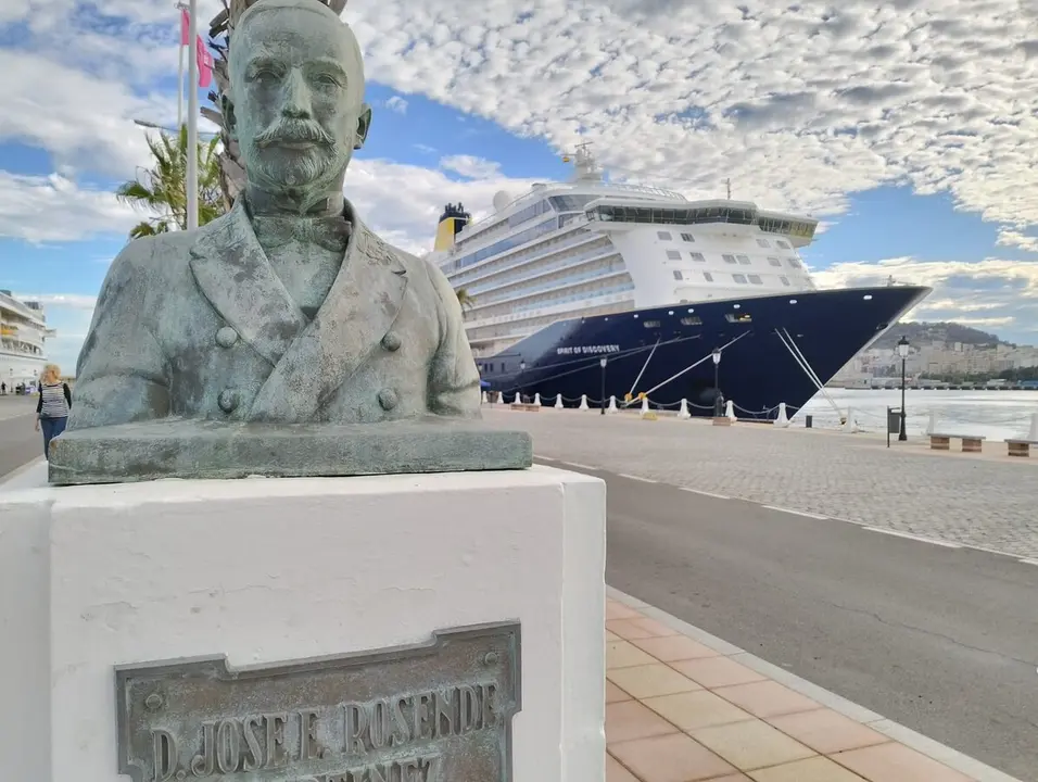 &laquo;Spirit of Discovery&raquo; y &laquo;Villa Vie Odyssey&raquo;