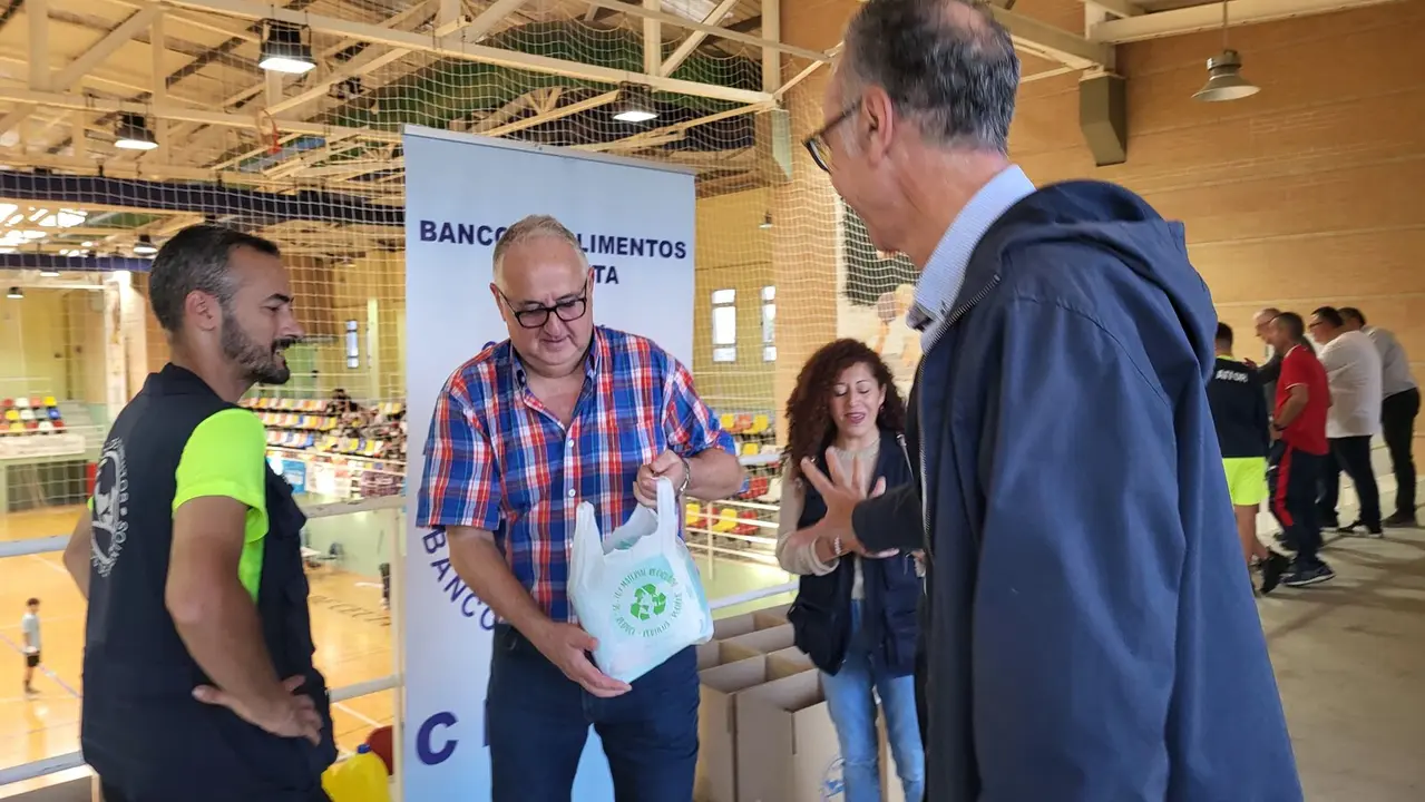 El 'Guillermo Molina' se llena de la solidaridad para los afectado por las riadas