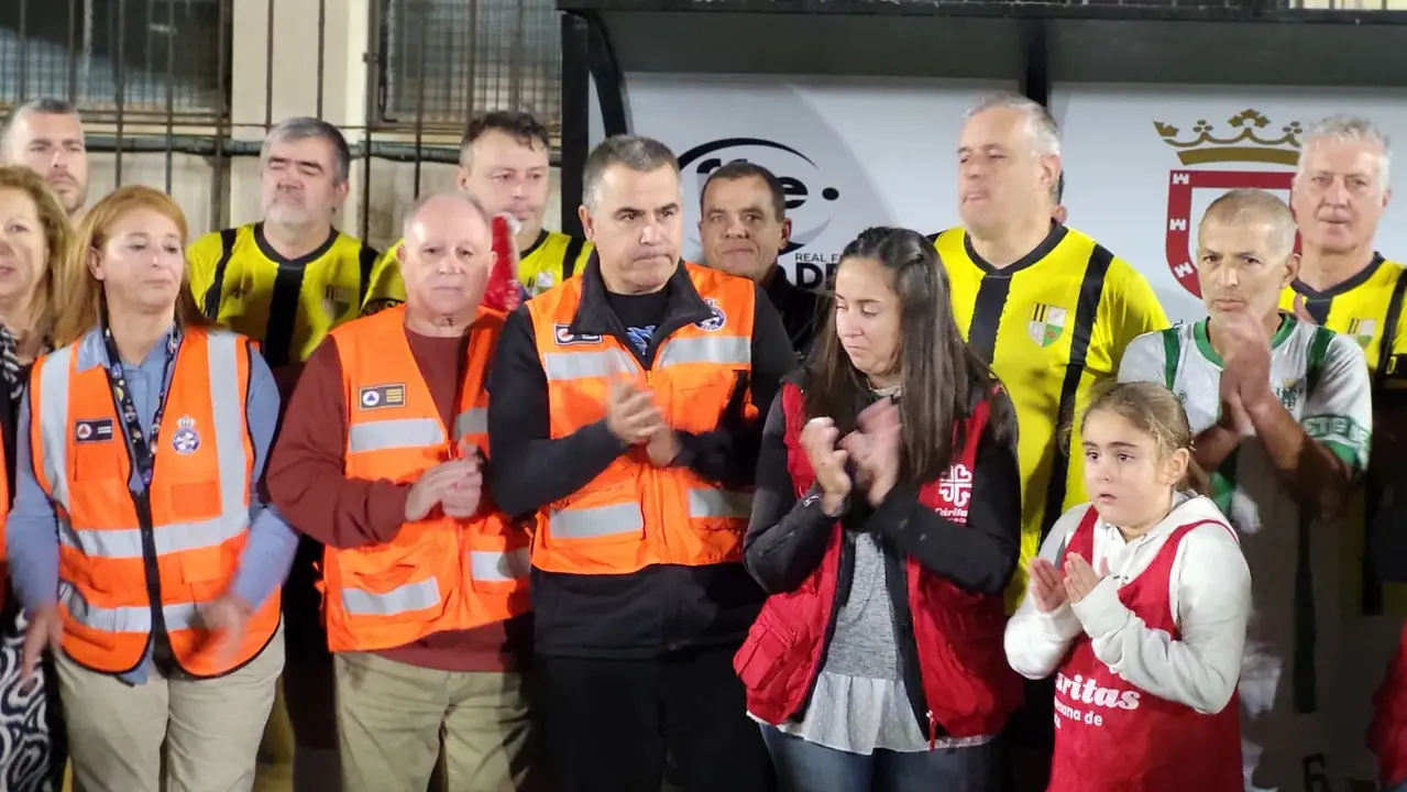 Los veteranos de f&uacute;tbol ceut&iacute;es juegan para ayudar a los afectados por la DANA