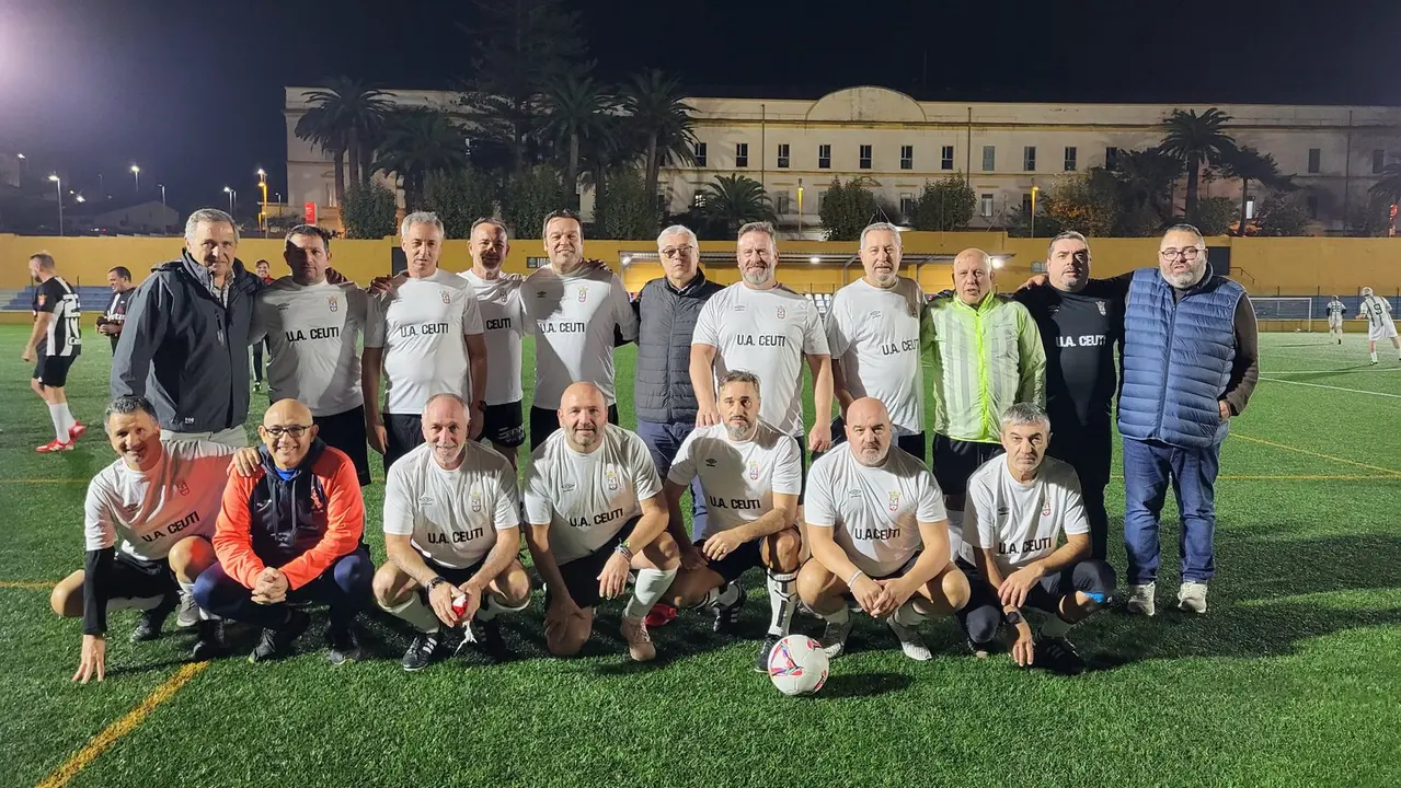 Los veteranos de f&uacute;tbol ceut&iacute;es juegan para ayudar a los afectados por la DANA