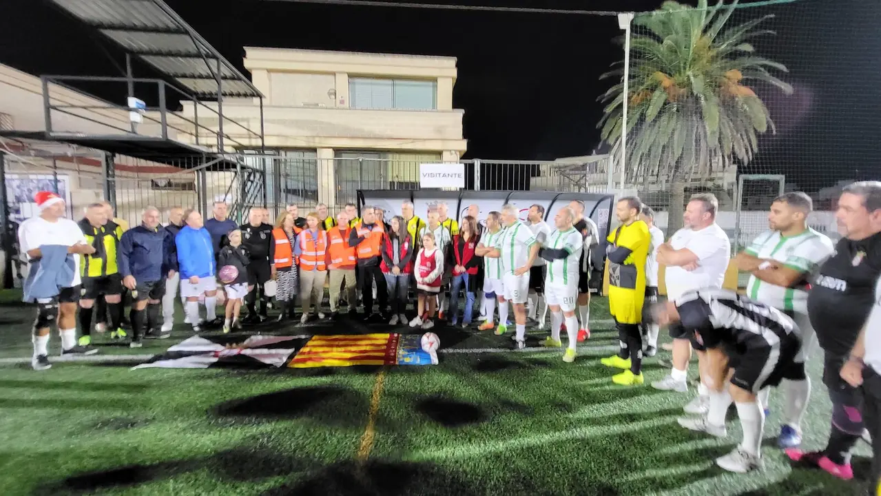 Los veteranos de f&uacute;tbol ceut&iacute;es juegan para ayudar a los afectados por la DANA