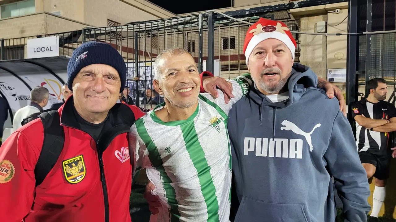 Los veteranos de f&uacute;tbol ceut&iacute;es juegan para ayudar a los afectados por la DANA